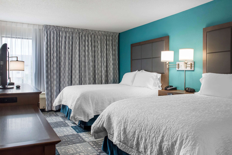 Bedroom 3, Hampton Inn Douglas, Coffee