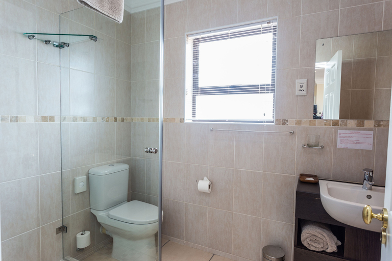 Bathroom 5, Blue Horizon Guest House, City of Cape Town