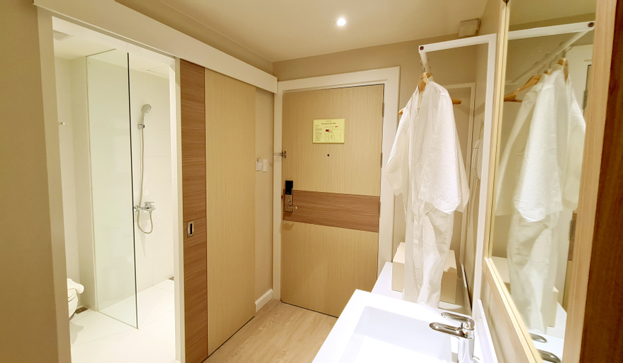 Bathroom 15