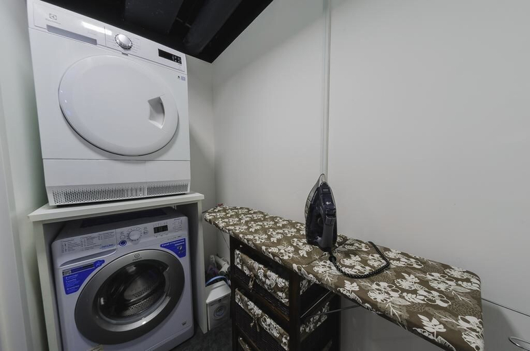 Bathroom 4, Qube Capsule Hotels, Central