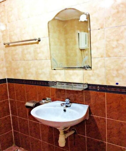 Bathroom, Hoang yen guesthouse, District 1