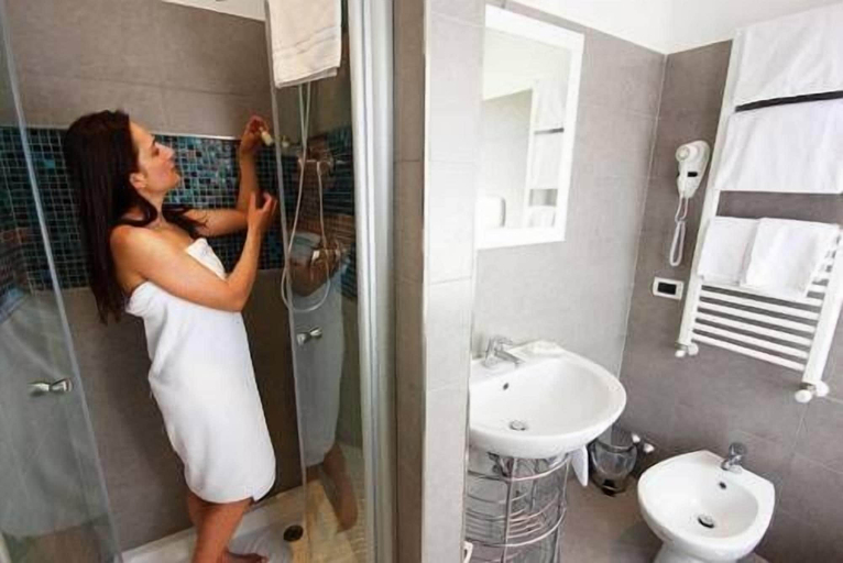 Bathroom 4, Hotel La Pergola di Venezia, Venezia