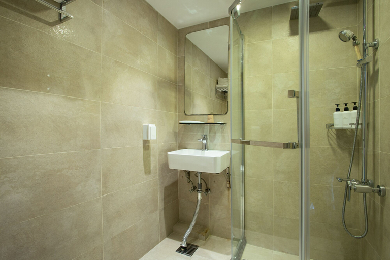 Bathroom 4, Winners Hotel, Gangneung