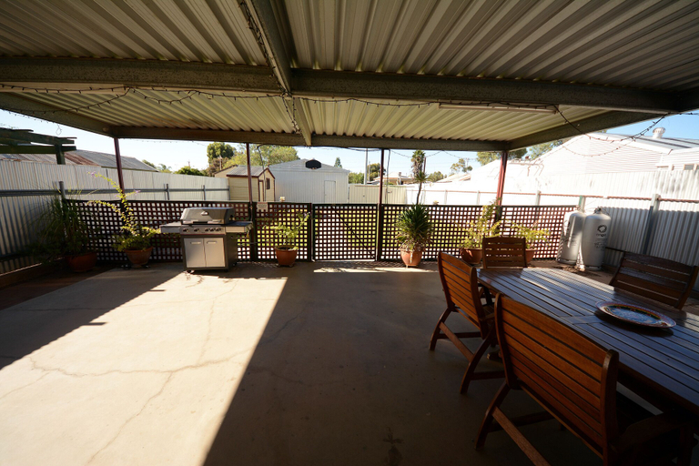 Food & Drinks 5, Emaroo Cottages Broken Hill, Broken Hill