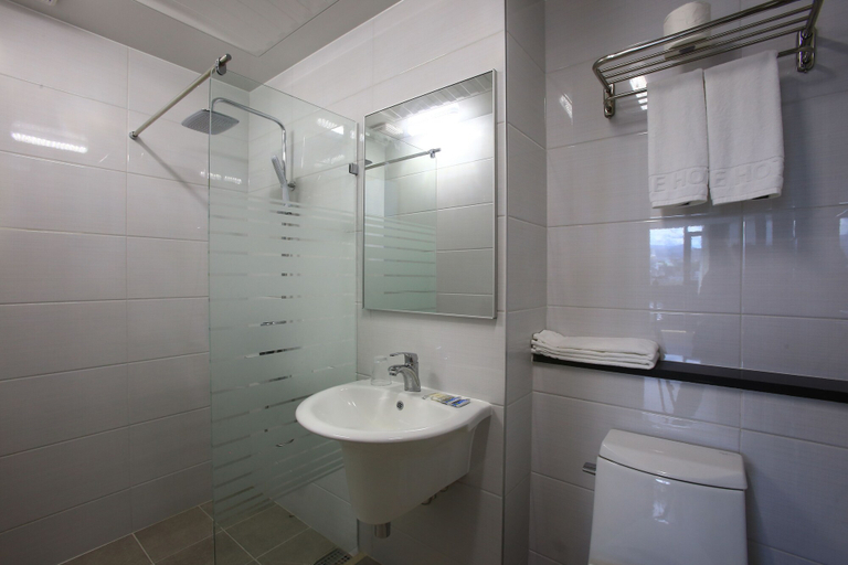 Bathroom 3, Line Hotel, Jeju