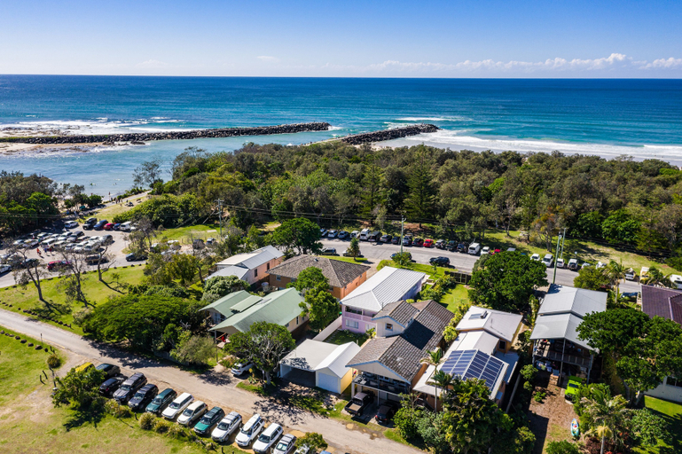 Others 4, Sunset Beach, Byron