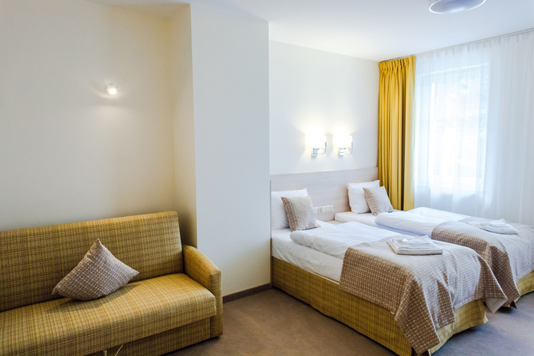 Bedroom 2, Hotel Willa Odkrywców, Jelenia Góra