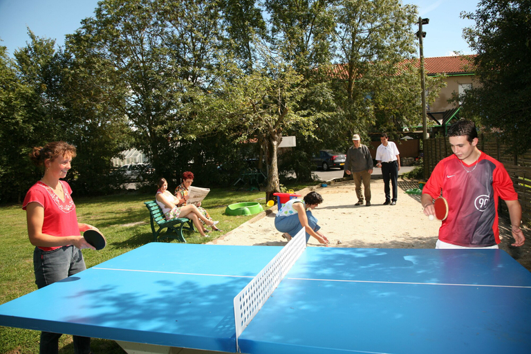 Sport & Beauty, Hôtel-Restaurant La Crèche et sa piscine intérieure - Logis Hôtels, Haute-Loire