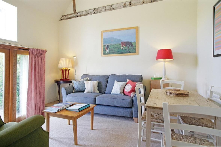 Others 4, Giddy Cottage, East Sussex