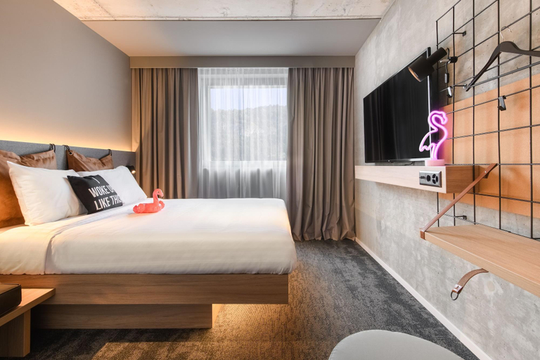 Bedroom 3, Moxy Sion, Sion