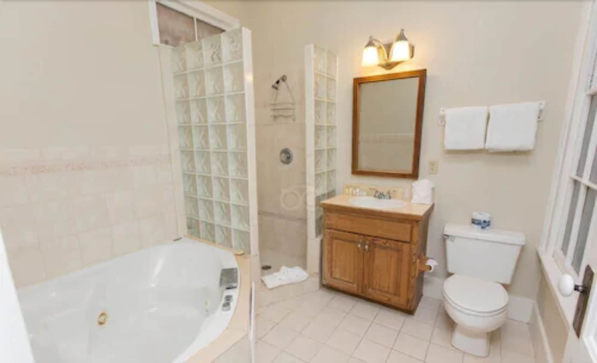 Bathroom, Florida House Inn, Nassau