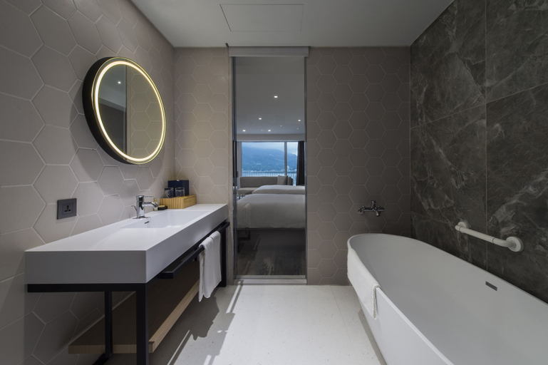 Bathroom 4, Golden Tulip FAB Hotel, New Taipei City