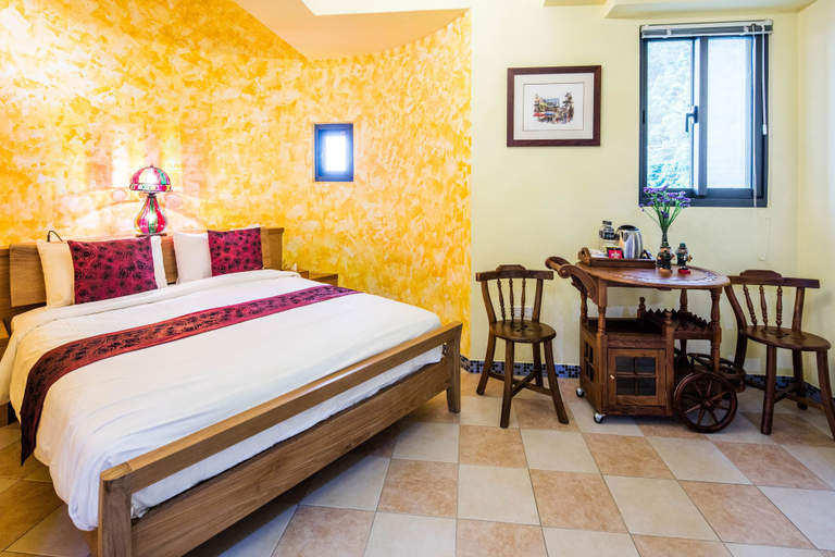 Bedroom 2, Zum Adler Castle B&B, Yilan