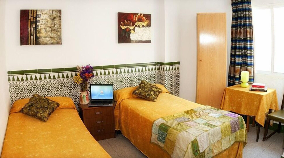 Bedroom 3, Hostal Estación Almeria, Almería