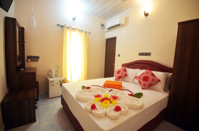 Bedroom 3, Evila Inn - Thoddoo