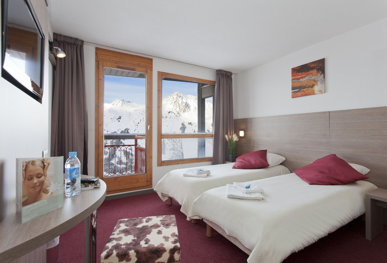 Bedroom 2, Hôtel Club MMV Les Mélèzes, Savoie