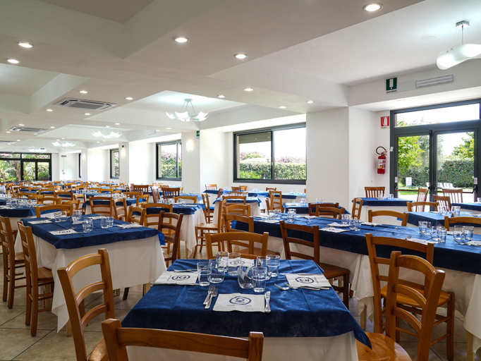 Food & Drinks 4, GH Baraka Village, Ragusa