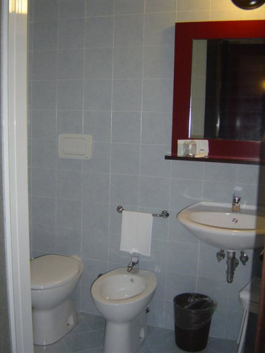 Bathroom 2, Hotel 38, Milano