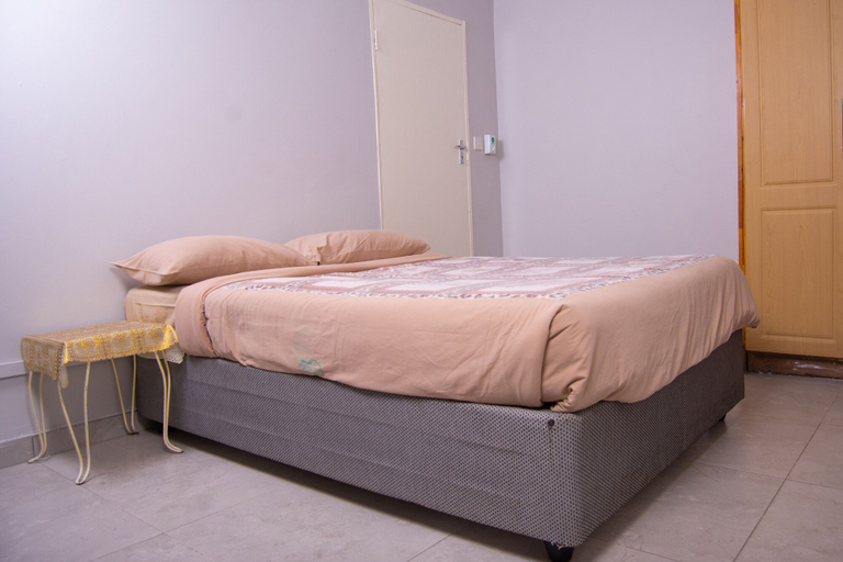Bedroom 3, Tamarind Holiday and conference Resort, Kariba