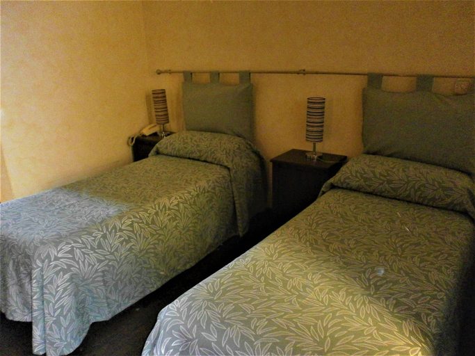 Bedroom 4, Albergo Vecchio Pavone, Torino