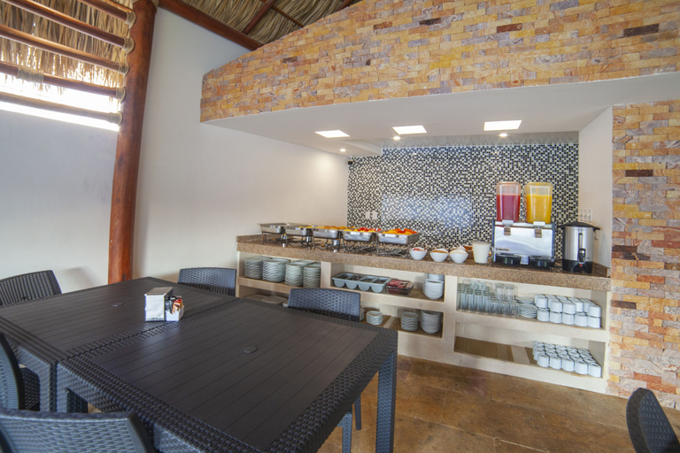 Food & Drinks 5, Mayev Express, Dist. Pochutla