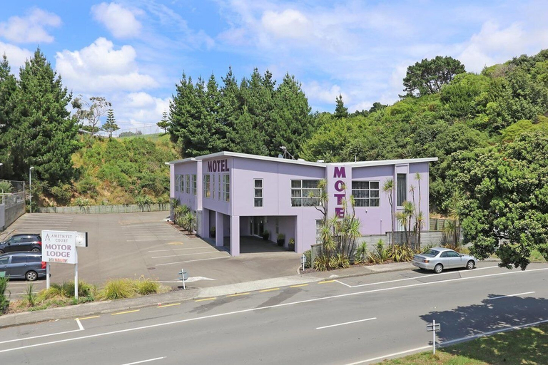 Exterior & Views
