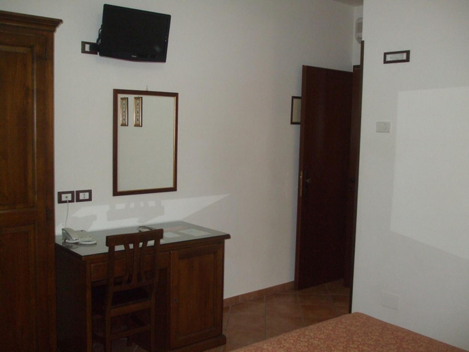 Others 4, Camere Ramaccia, Perugia
