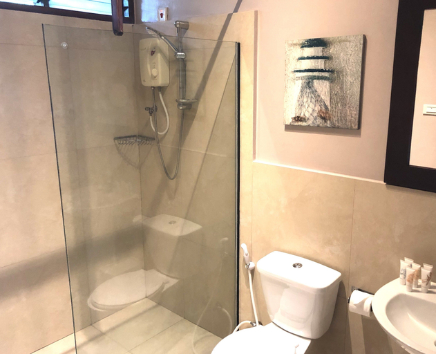 Bathroom 4, Reef Beach Resort, General Luna