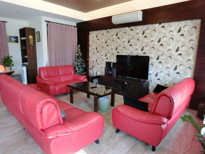 Others 4, Love Play House, Yilan