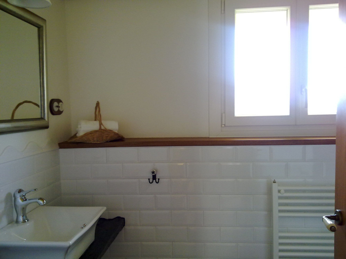 Bathroom 5, hotel casa los Abetos, Asturias