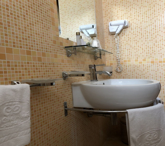 Bathroom 4, Le Cheminee Business Hotel, Napoli