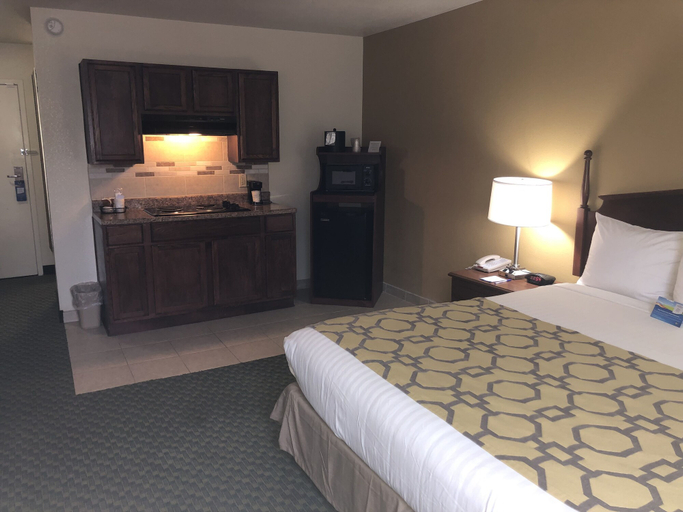 Bedroom 3, Baymont by Wyndham Kokomo, Howard