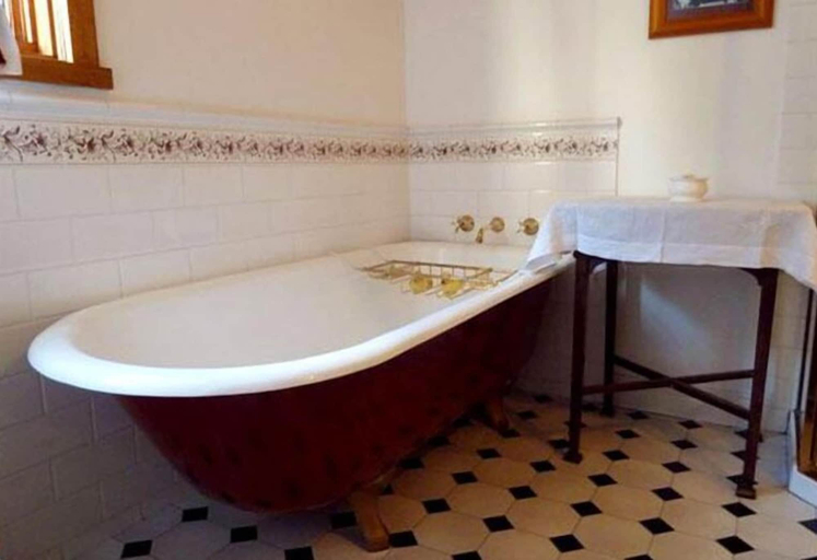 Bathroom 3, The Duck House, Burnie - Pt A