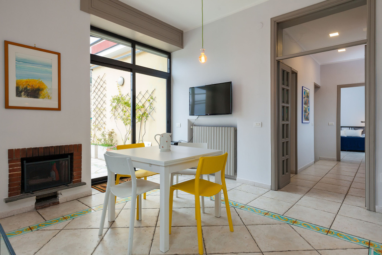 Others 3, Bright Rooftop by Napoliapartments, Napoli