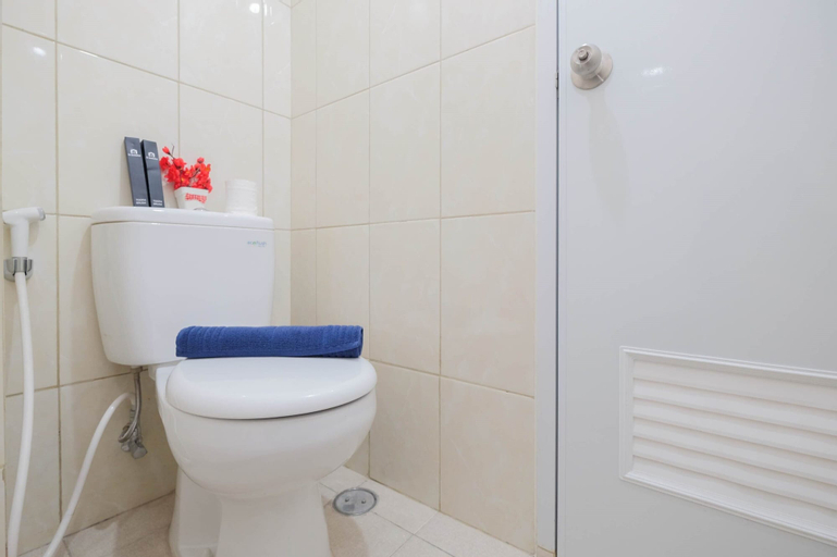 Bedroom 3, Stylish and Posh Studio Springlake Summarecon Bekasi Apartment By Travelio, Bekasi