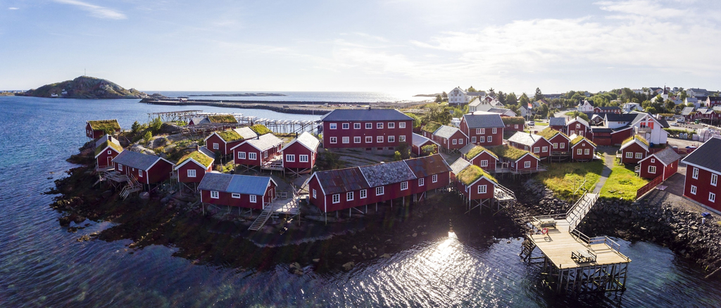 Exterior & Views