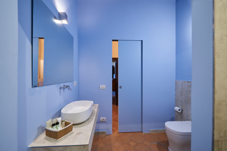 Bathroom 4, Villa Socini, Siena
