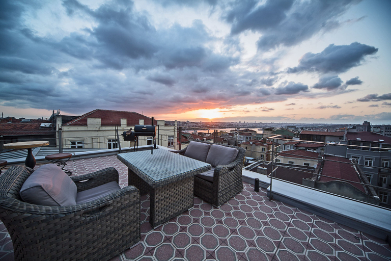 Terrace/patio 2, Galata Tower VIP Apartment Suites, Beyoğlu