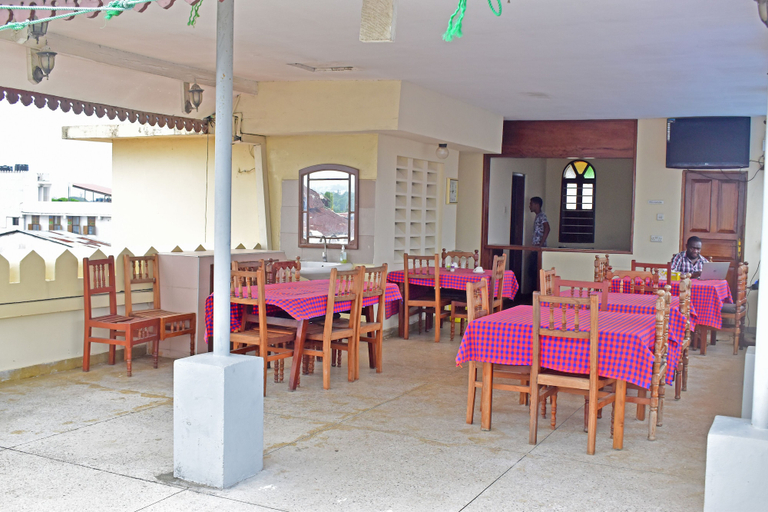 Food & Drinks 4, Funguni Palace Hotel, Mjini