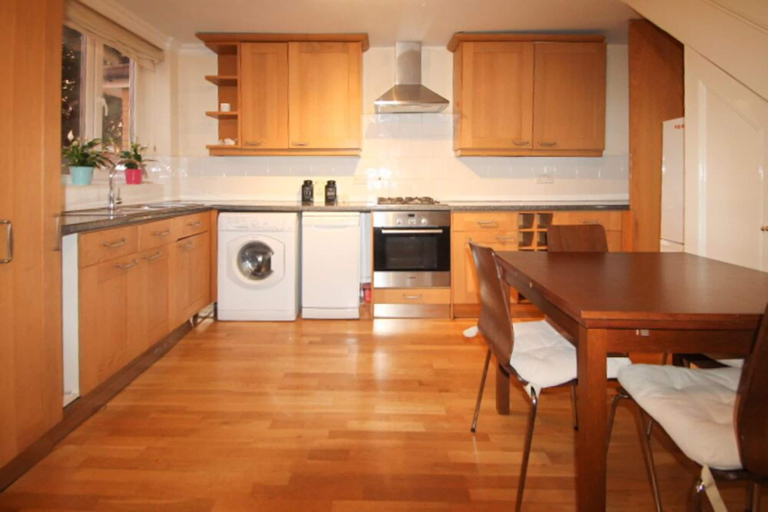 Others 5, Dunston, London