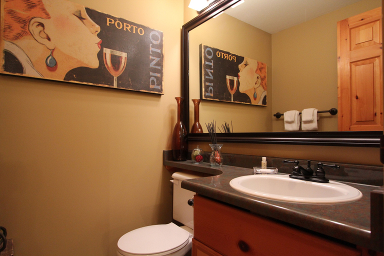 Bathroom 3, Signature Condos By Whistler Retreats, Squamish-Lillooet