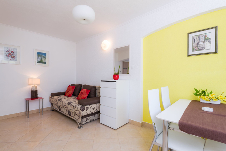 Others 5, Apartments Nada, Bol