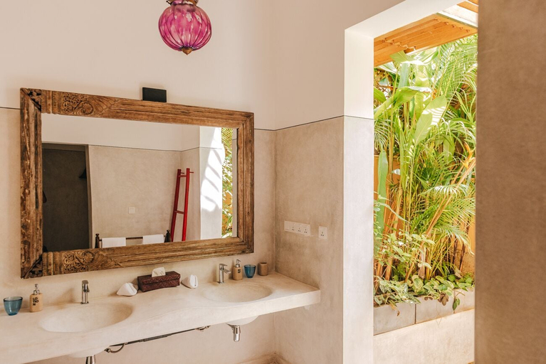 Bathroom 5, Villa SPACE, Habaraduwa