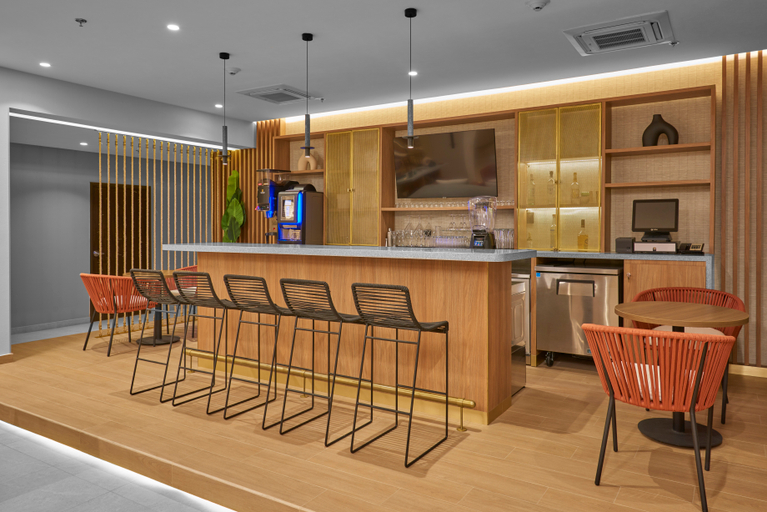 Food & Drinks 5, City Express Plus by Marriott Mazatlán, Mazatlán