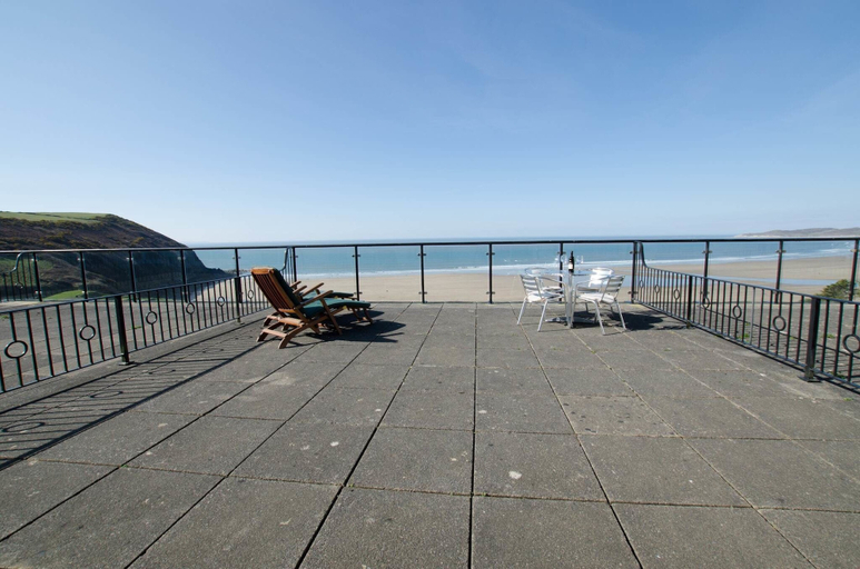 Others 5, Clifton Court Apt 15 With Heated Pool, Devon