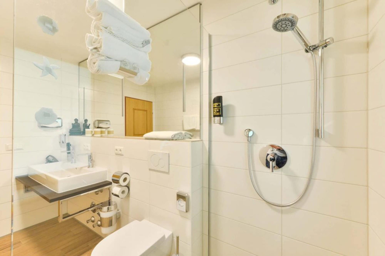 Bathroom 3, Alpen Deluxe Oberammergau, Garmisch-Partenkirchen