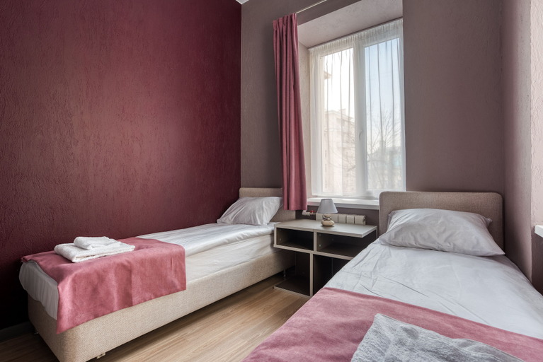 Bedroom 3, Come Inn, Central