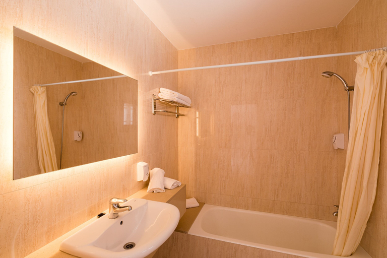 Bathroom 5, Vistamar I - MC Apartaments Ibiza, Baleares