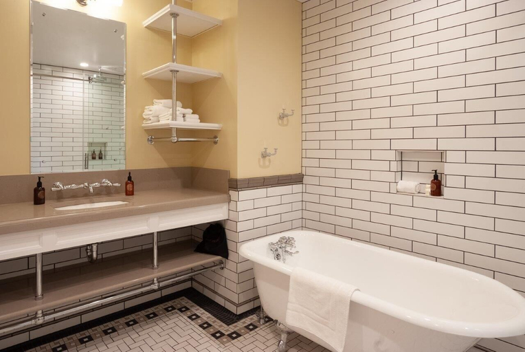 Bathroom 4, Mammoth Hot Springs & Cabins - Inside the Park, Park