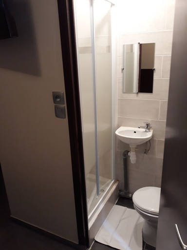 Bathroom 4, Hotel Azur, Meurthe-et-Moselle